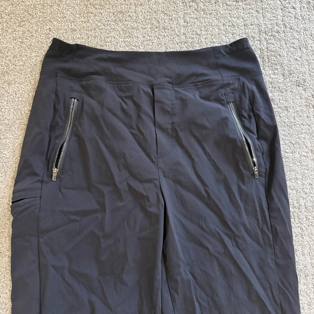 Athleta Trekkie North Joggers Black Hiking Pants Sz 6 Gorpcore Outdoor Trail
